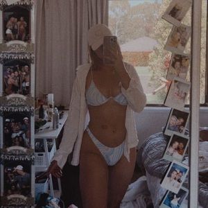 Meet your Posher, Lara